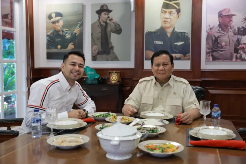 Menteri Pertahanan Prabowo Subianto bersama artis sekaligus pengusaha, Raffi Ahmad. (Dok. Tim Media Prabowo)

