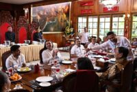 Menteri Pertahanan Prabowo menerima kedatangan sejumlah artis dan influencer di Kementerian Pertahanan, Jakarta. (Dok. Tim Media Prabowo Subianto)