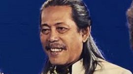 Acil Bimbo di panggung Bimbo, mengukir harmoni musik yang abadi di hati penikmatnya. (Instagram.com @triobimboofficial)

